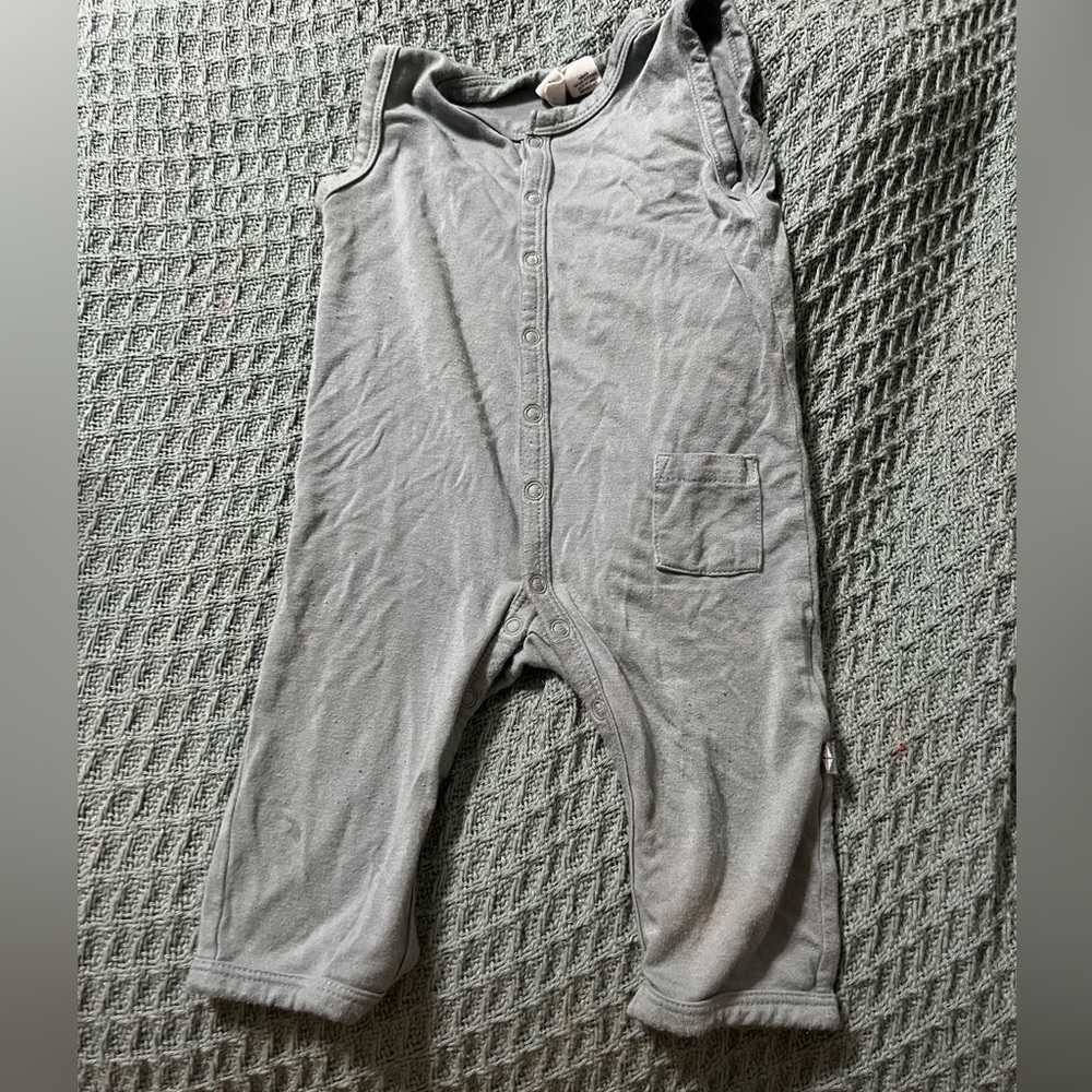 Kyte baby sleeveless snap romper